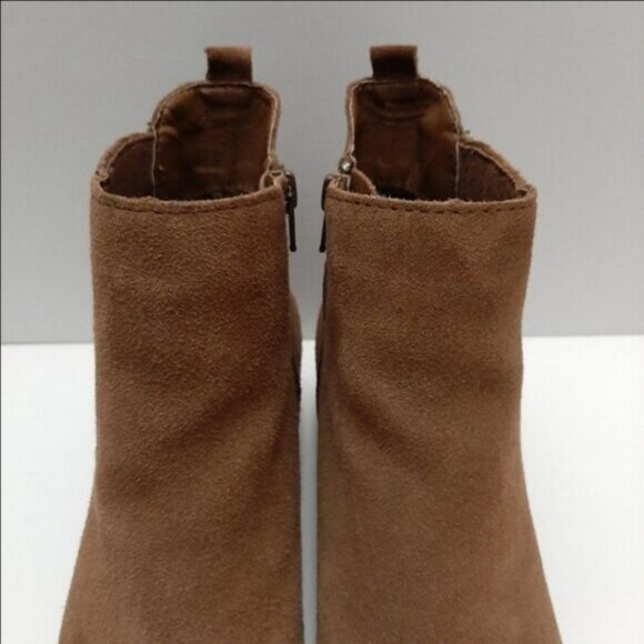 G. H. BASS Chance Genuine Suede Ankle Boots Low Heel Side Zippers Tan Brown Sz 8 - Picture 7 of 16